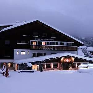 https://hotel-la-grande-laniere.hotels-rhonealpes.com